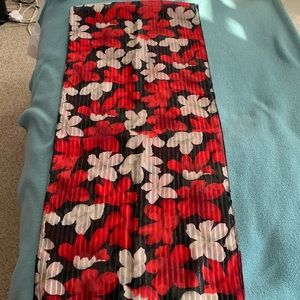 Floral scarf with flecks of gold stripes